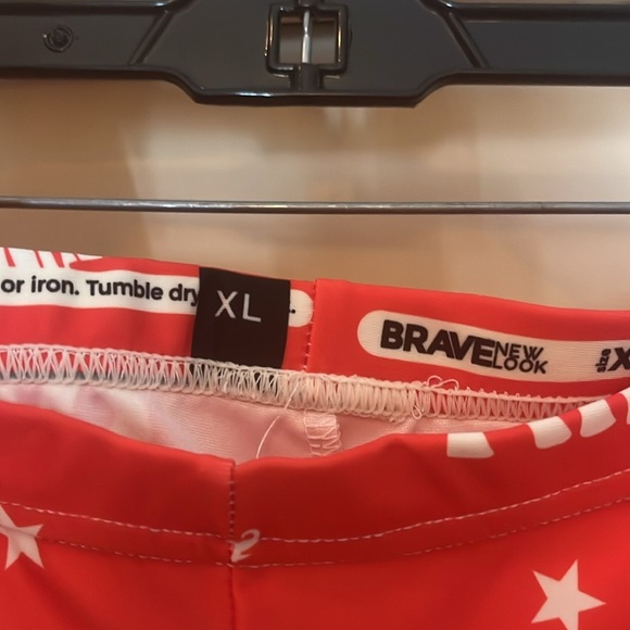 Brave New Look TRUMP Red Star & Elephant Leggings preowned size XL - Picture 4 of 8